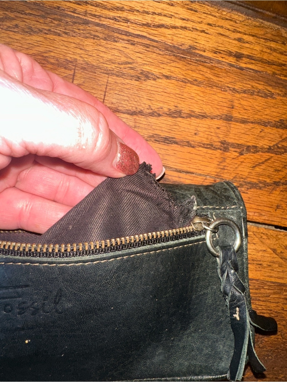 Vintage Fossil Embossed Leather Zip Clutch Wallet - Picture 7 of 7